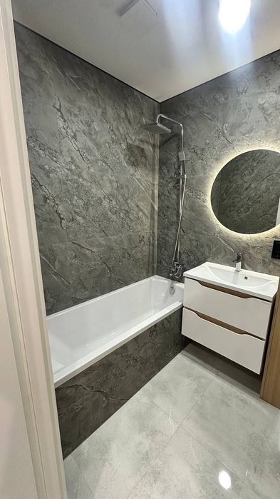 Продаж дизайнерської 1 км квартири поруч з озером