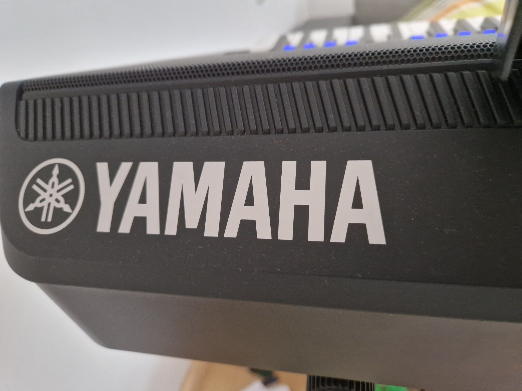 Продам Yamaha psr sx700