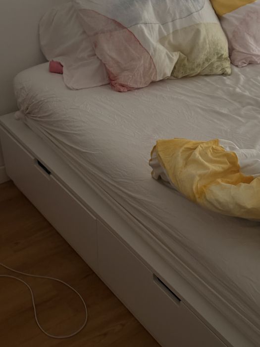 Cama Casal com arrumacao
