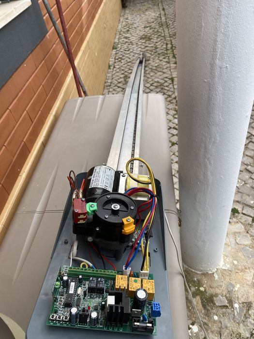 Motor de portao de garagem