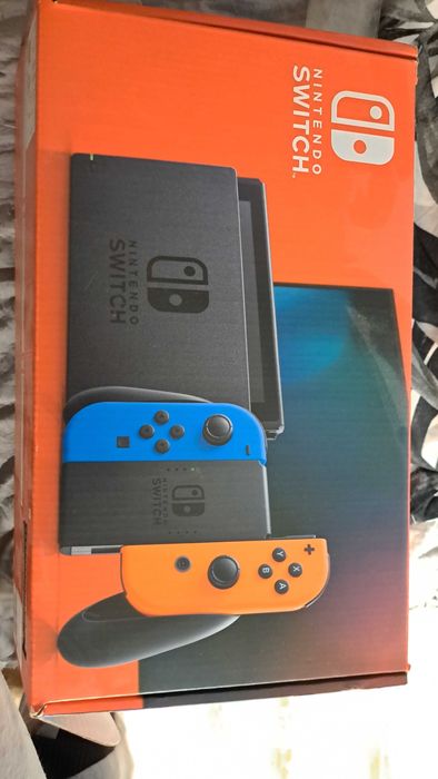 Nintendo switch joy con czerwono niebieski