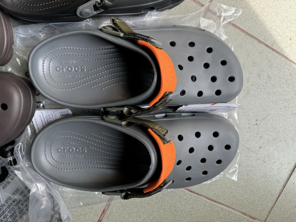 Оригінальні crocs all terrain нові оригінал тапочки сланці крокси new