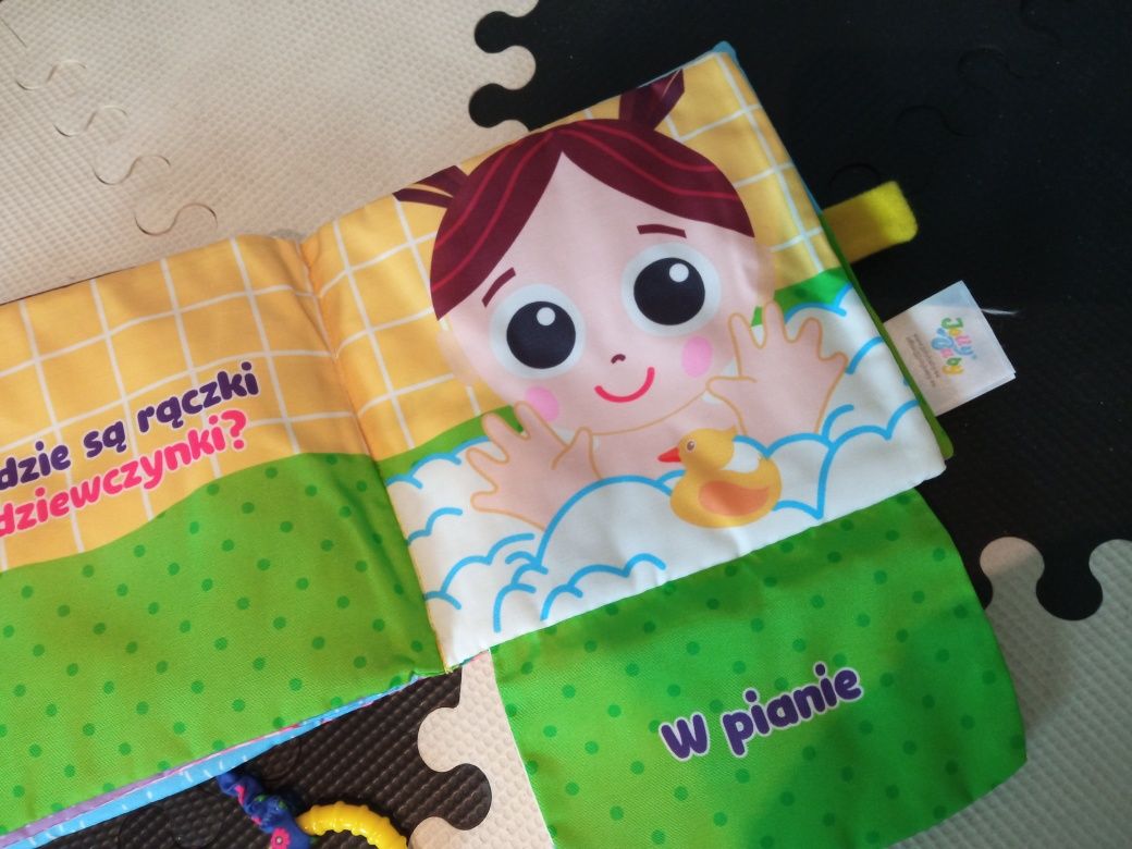 Materiałowa książka dla niemowląt gdzie jest dziewczynka