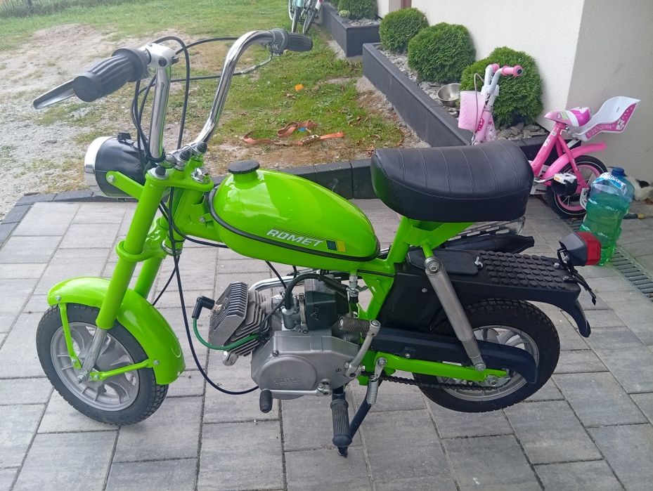 Sprzedam motorynka wsk  białe blachy