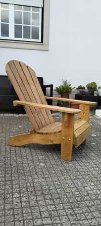 Cadeira jardim em madeira