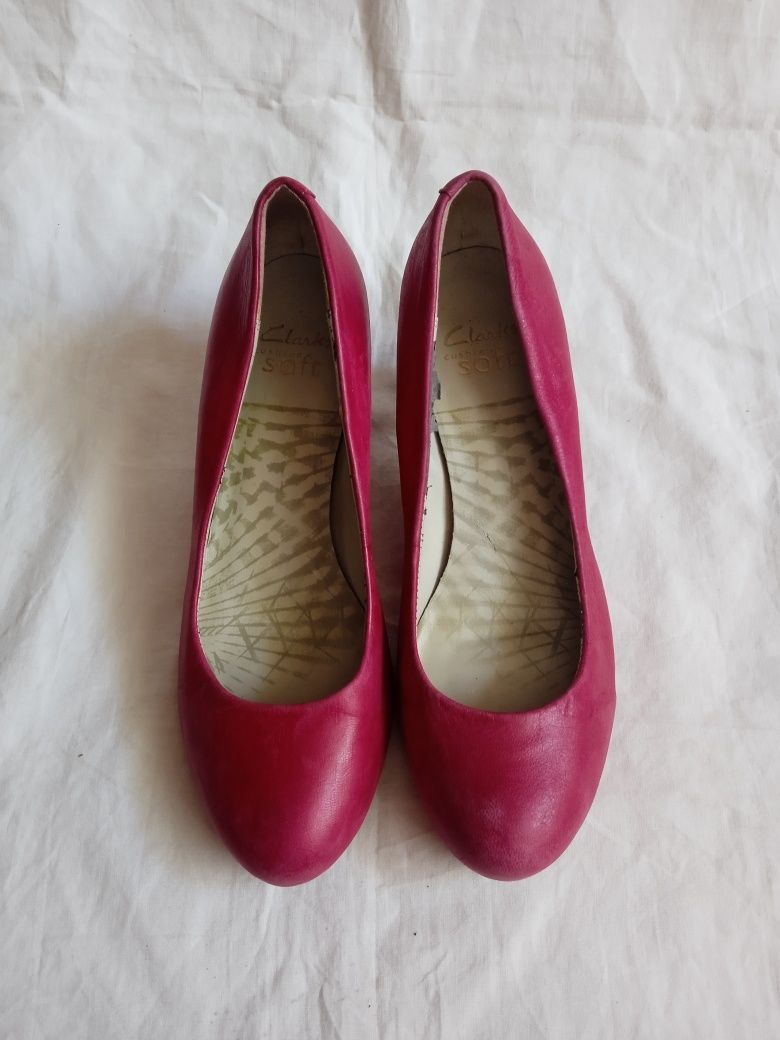 Пожарок Туфлі лодочки 37 розмір рожеві на вузьку ніжку туфли босоножки