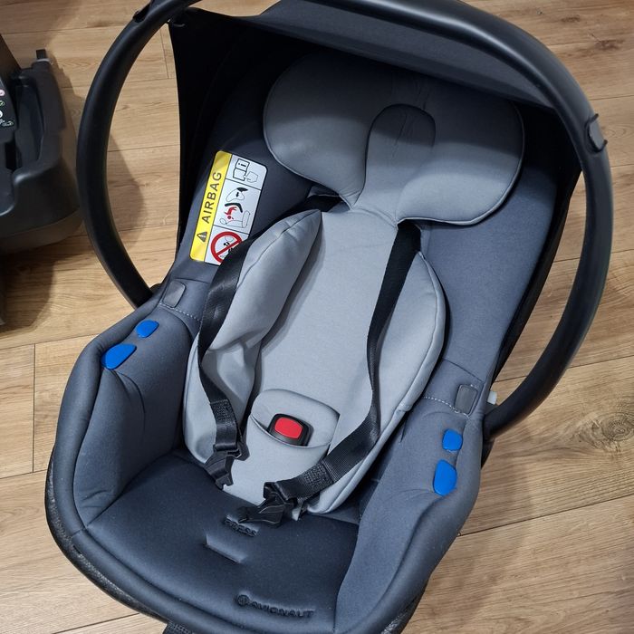 Fotelik plus baza AVIONAUT Pixel