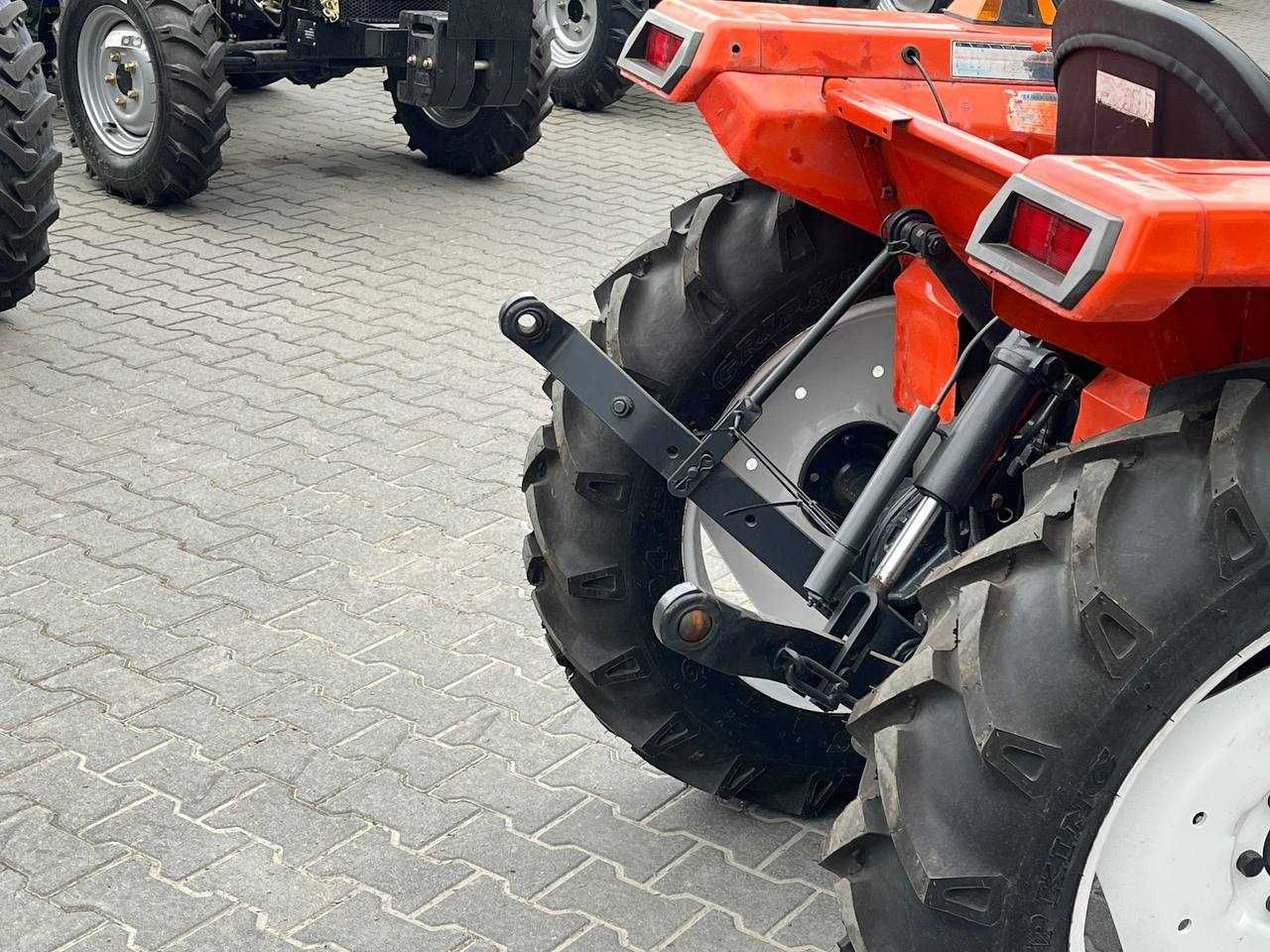 Kubota L1 235 Трактор японський