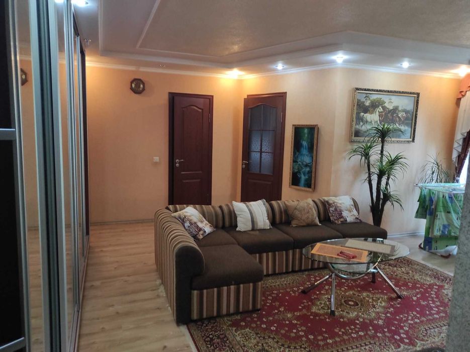 В оренду 2-кімнатна квартира з АГВ, з ремонтом біля ринку «Вишенька».