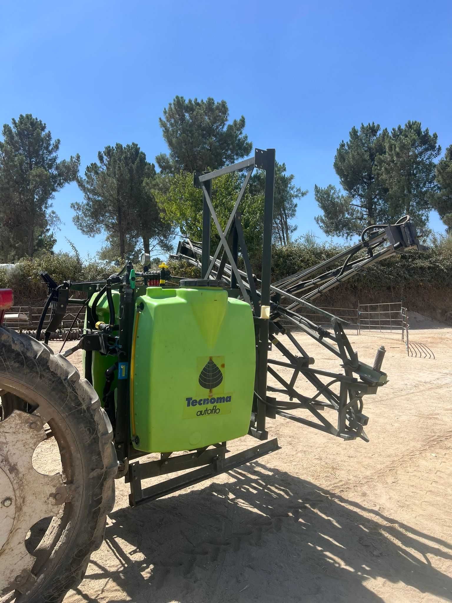 Pulverizador de Barras 800 litros 12 metros