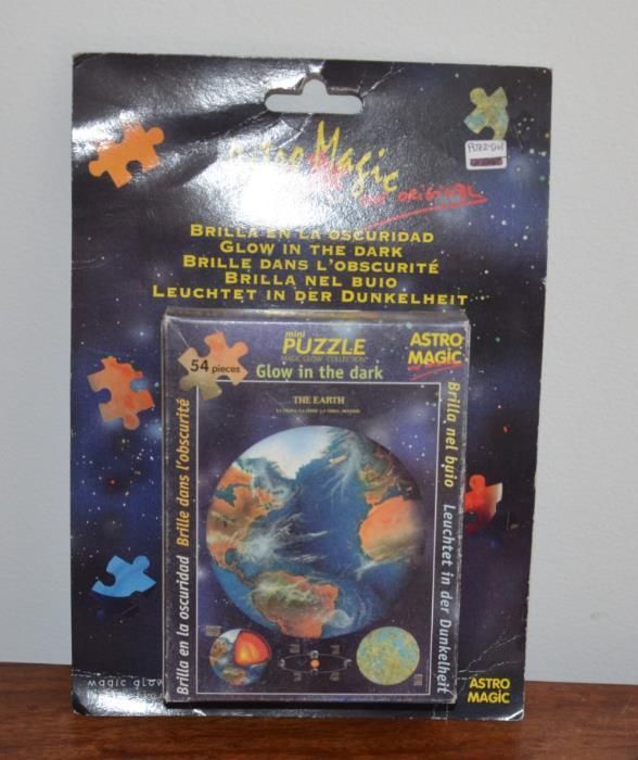 Puzzles Astros Fosforescentes-54 peças-Brilham no escuro – Astro Magic