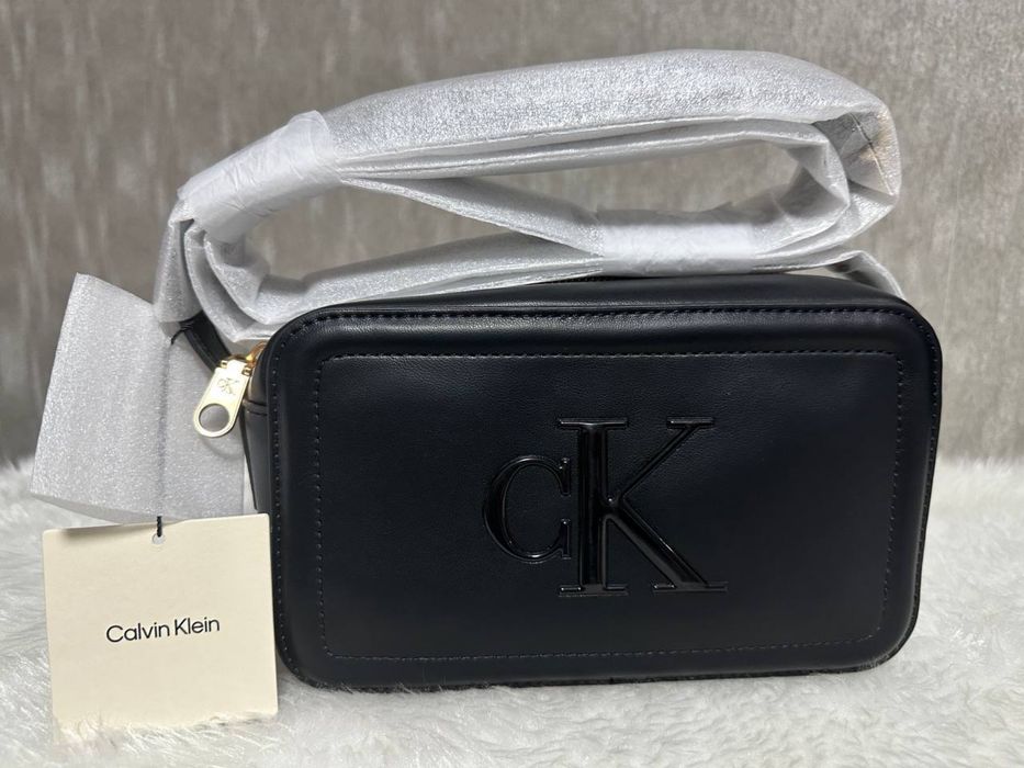 Сумочка чорна Calvin klein