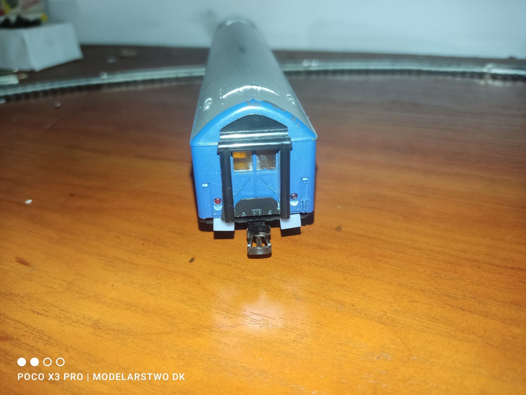 Piko oświetlony wagon sypialny ĆSD w skali H0 1:87 kolejka makieta