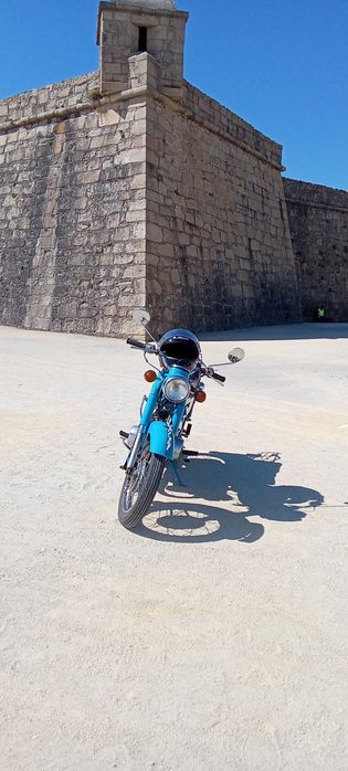 Motociclo clássico restaurada marca Yamaha 07