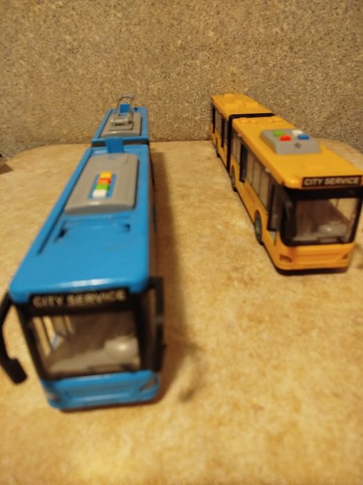 Инерционные троллейбус и автобус. Цена за единицу.