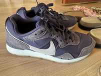 Nike rozm. 38 + 7 par butów