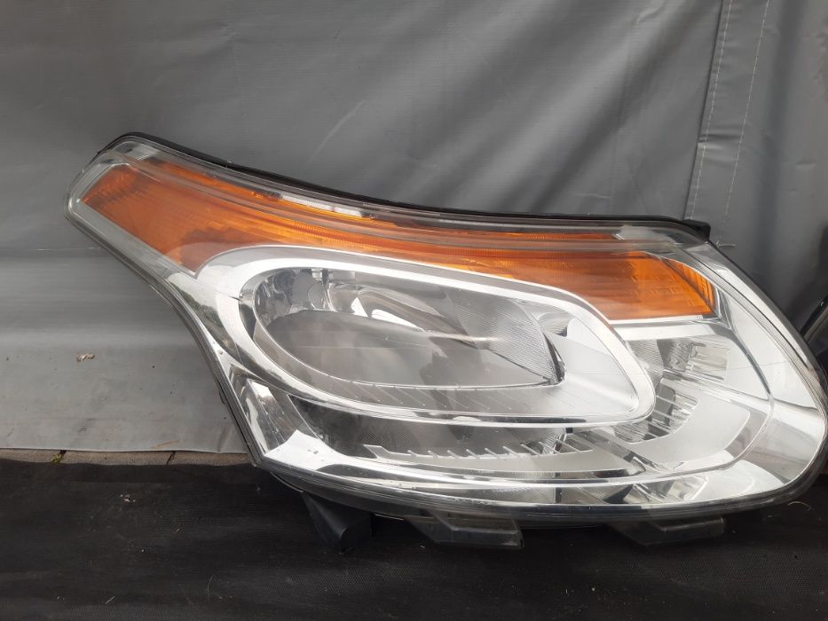 Lampa przedna lewa prawa Citroen C3 Picasso