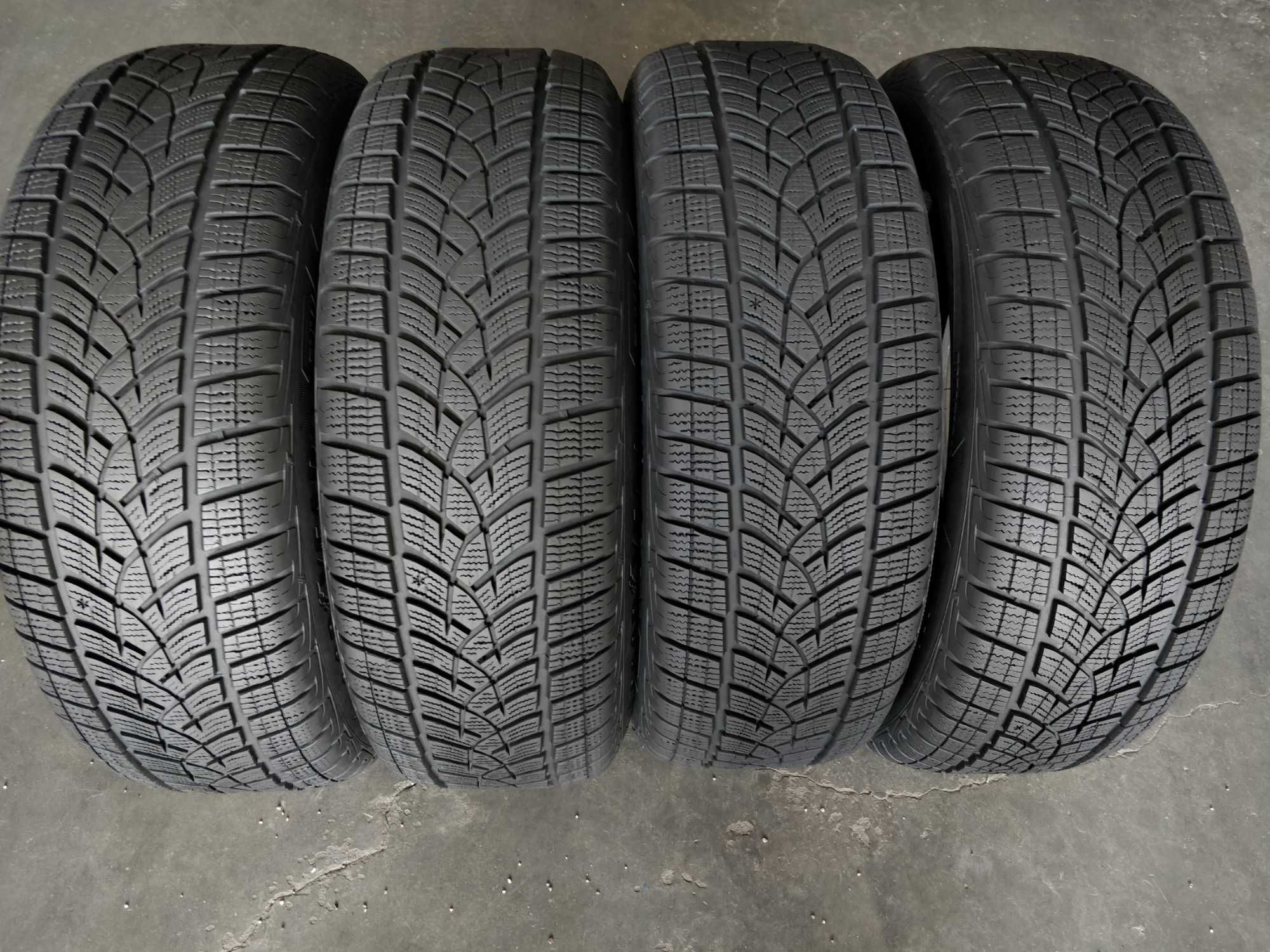 R17 215 60 шини зимові Goodyear Ultra Grip Ice