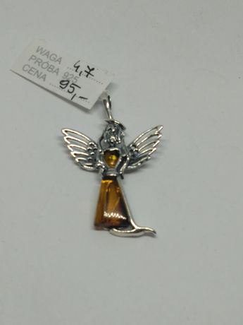Srebrny wisiorek aniołem z bursztynem srebro 925