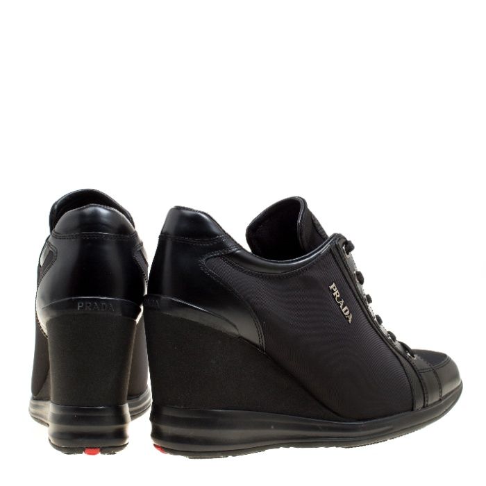 Эксклюзивная обувь. Туфли чёрные закрытые (scratch) PRADA р.40