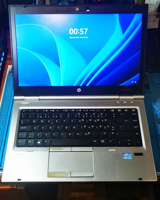 HP EliteBook 8470P - Cpu i3-3110M - 6GB - HDD 320 GB – AMD HD 7570M