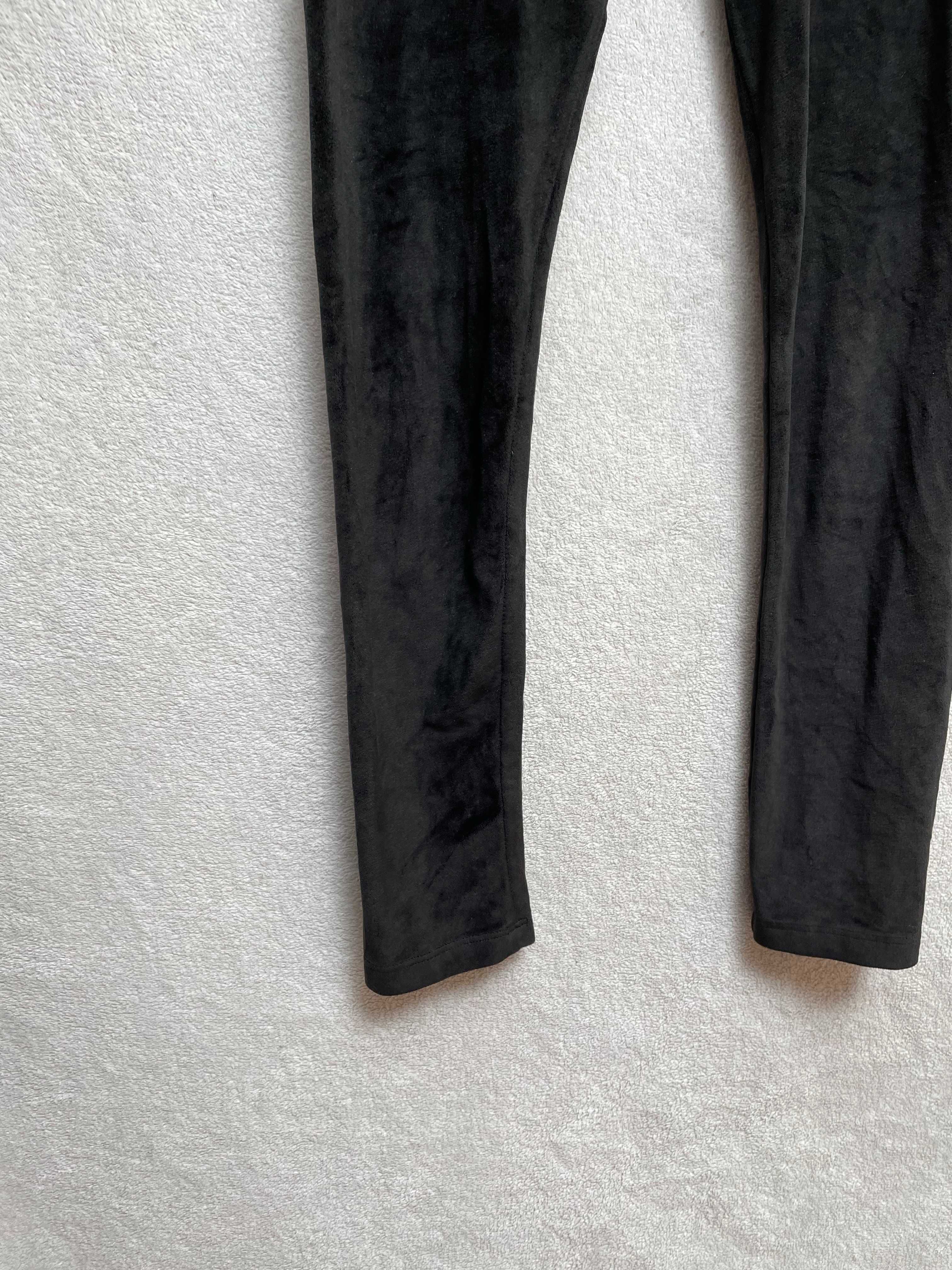 Czarne spodnie welurowe 164 cm
