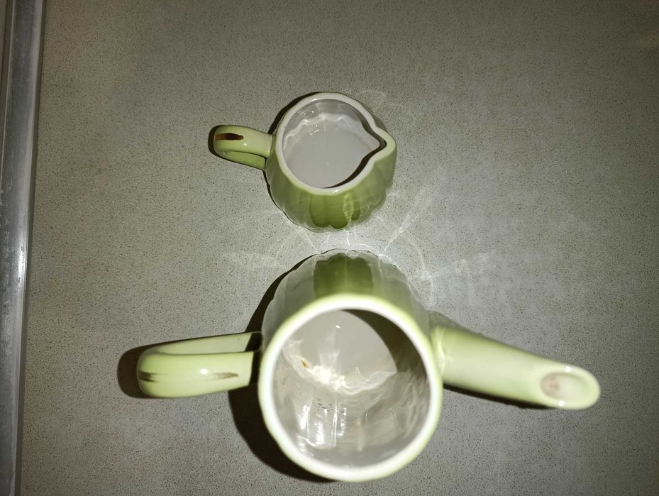 Керамічний чайник та молочник