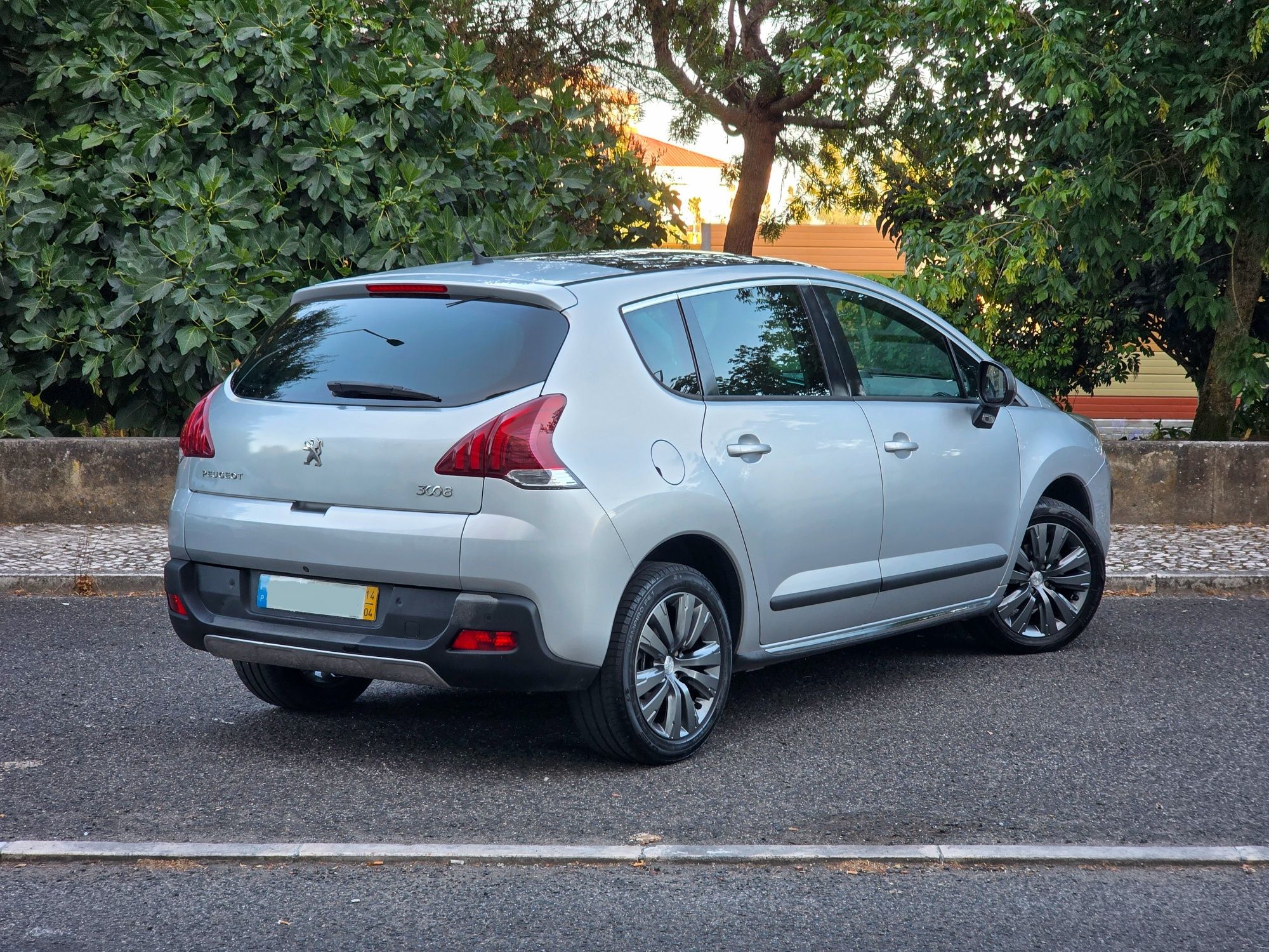 Peugeout 3008 1.6hdi full extras