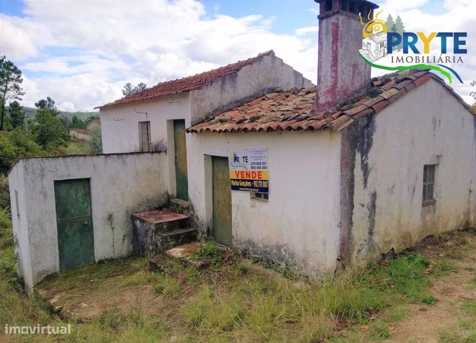 Imóvel rústico de tipologia T2 com terreno situado em P. Pequeno
