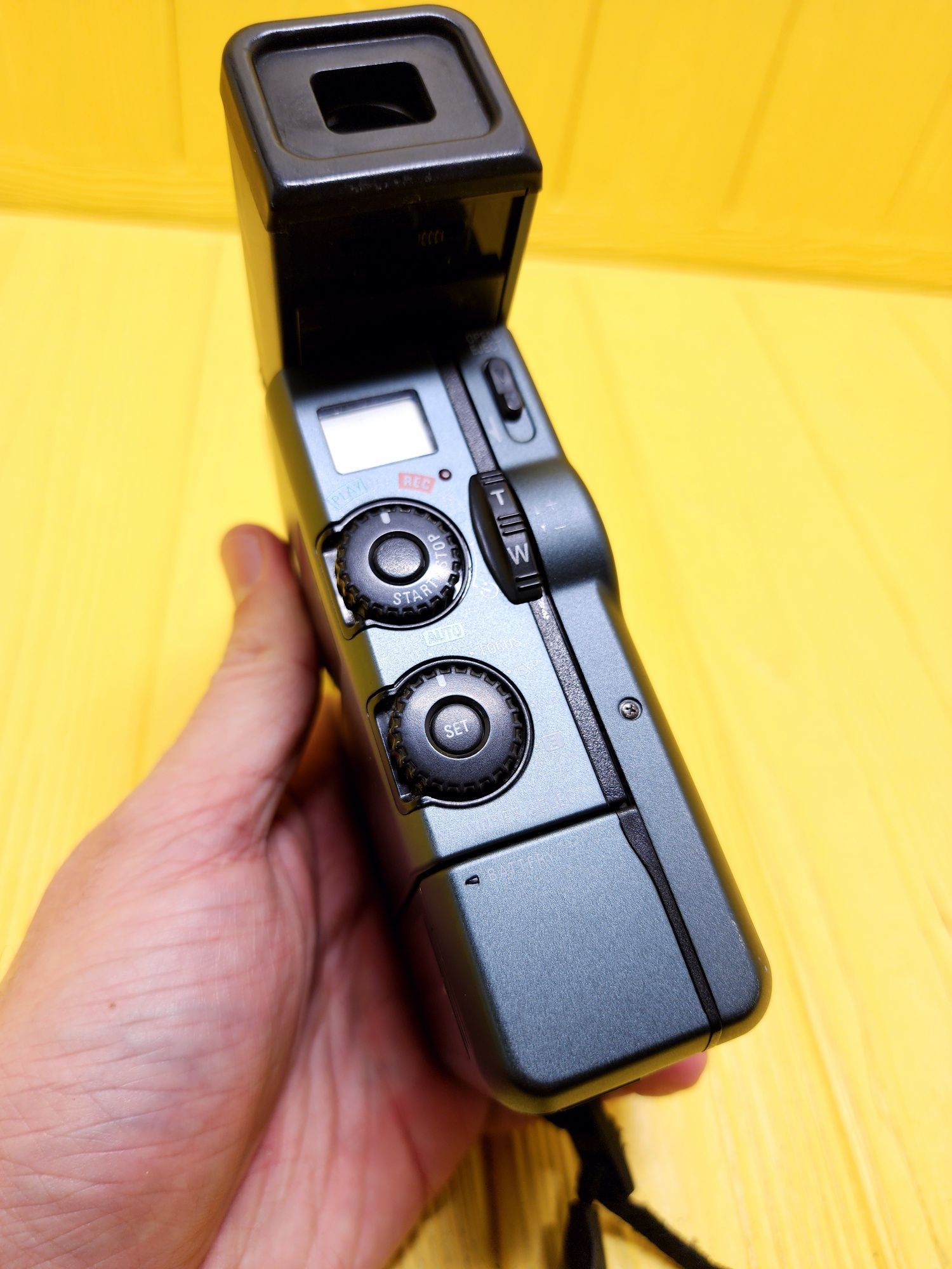 Ретро Видеокамера Japan mini DV фирма Thomson VMD 1 Slim