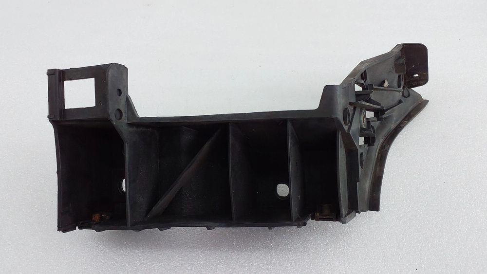 Guia de pára-choques trás esquerdo VOLKSWAGEN Polo (9N)