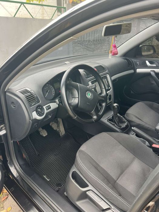 Шкода октавия а5, 1.6 mpi,официал