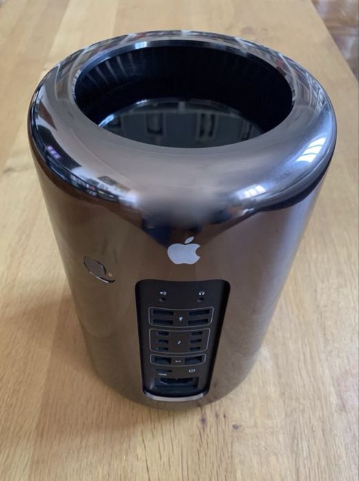 Mac Pro 2013 (trashcan)