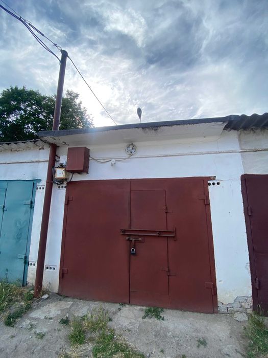 Продаж гаража із приватизованою землею VS ID: 39049