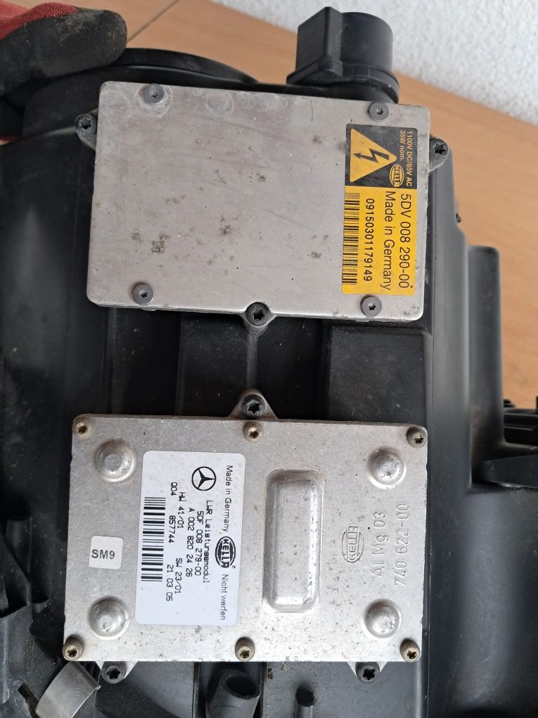 Lampa przednia lewa Mercedes E-klasa W211 xenon