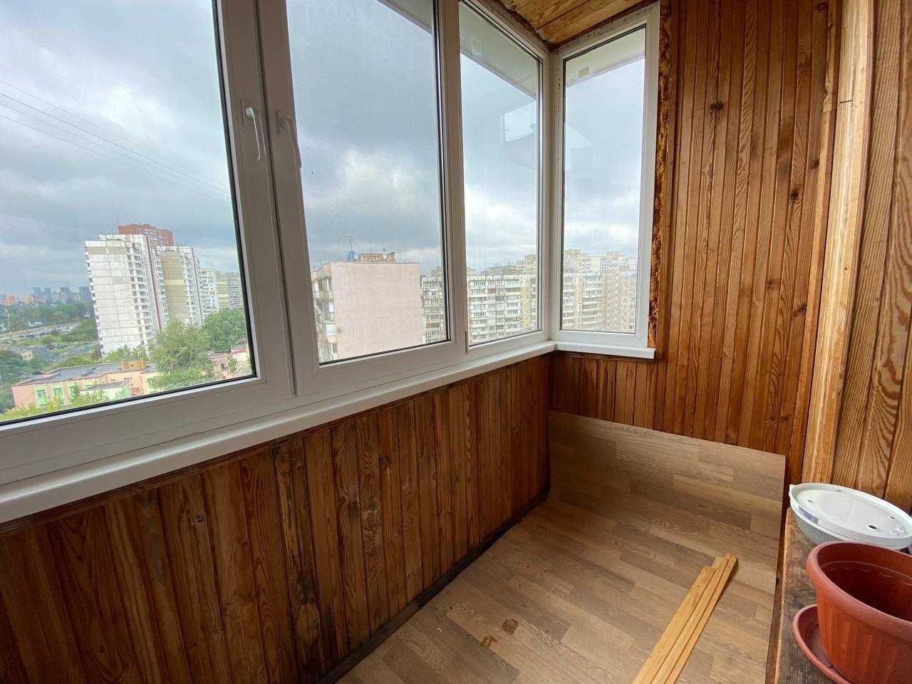 Кімната з балконом, дівчині,Тростянецька,3. М.Харківська БЕЗ хазяйки