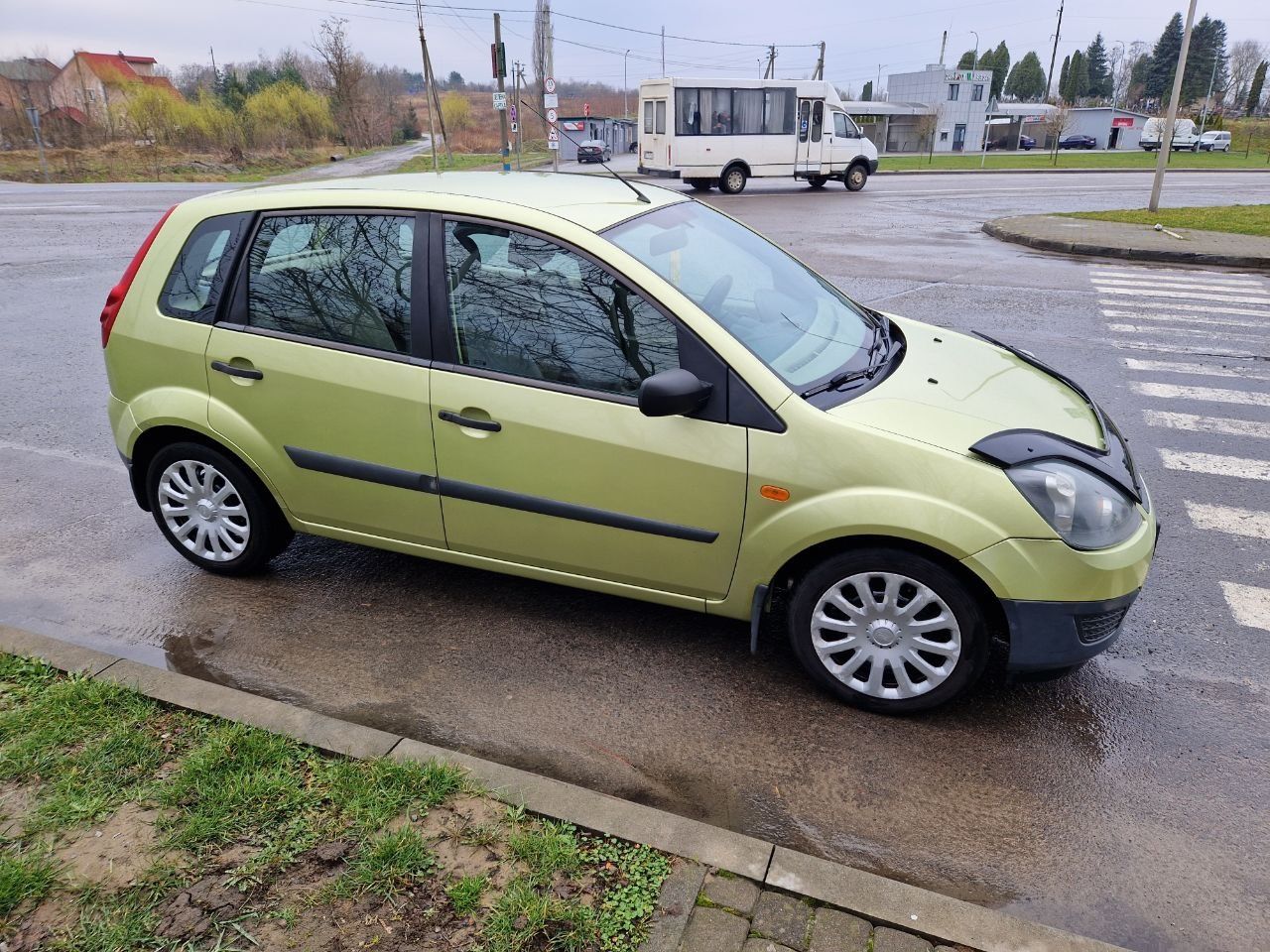 Ford fiesta 1,24 benzyn -2007