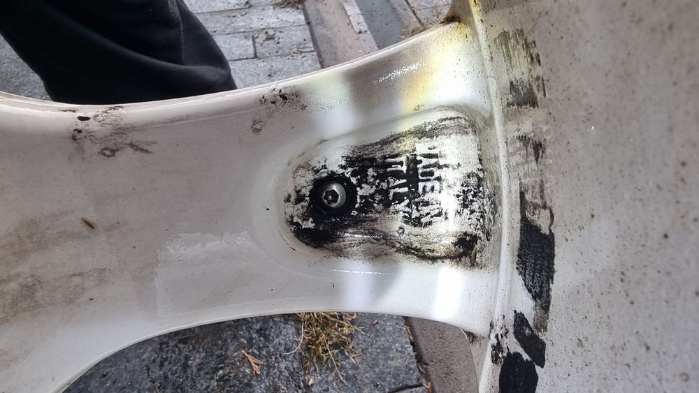 Комплект зимней Bridgestone и диски Eta Beta  235/60 R18 разболтовка 5