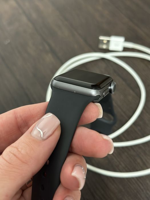 Apple Watch Series 3 • 38 mm • Aluminium Case