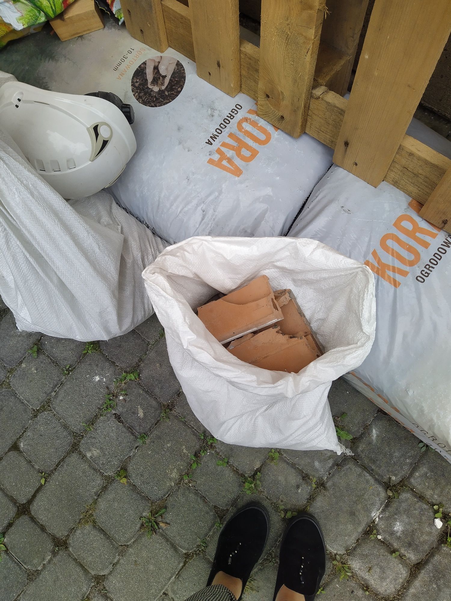 Gruz 5 workow tynk cegla + kilka plytek