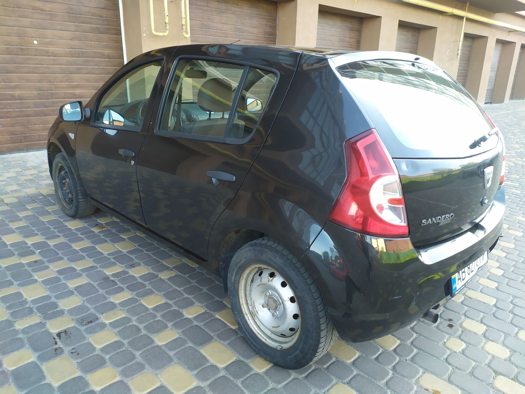 Dacia sandero 2010 рік