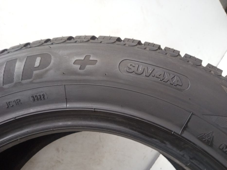 Opona zimowa 255/60R18 Goodyear Ultragrip +. 22r