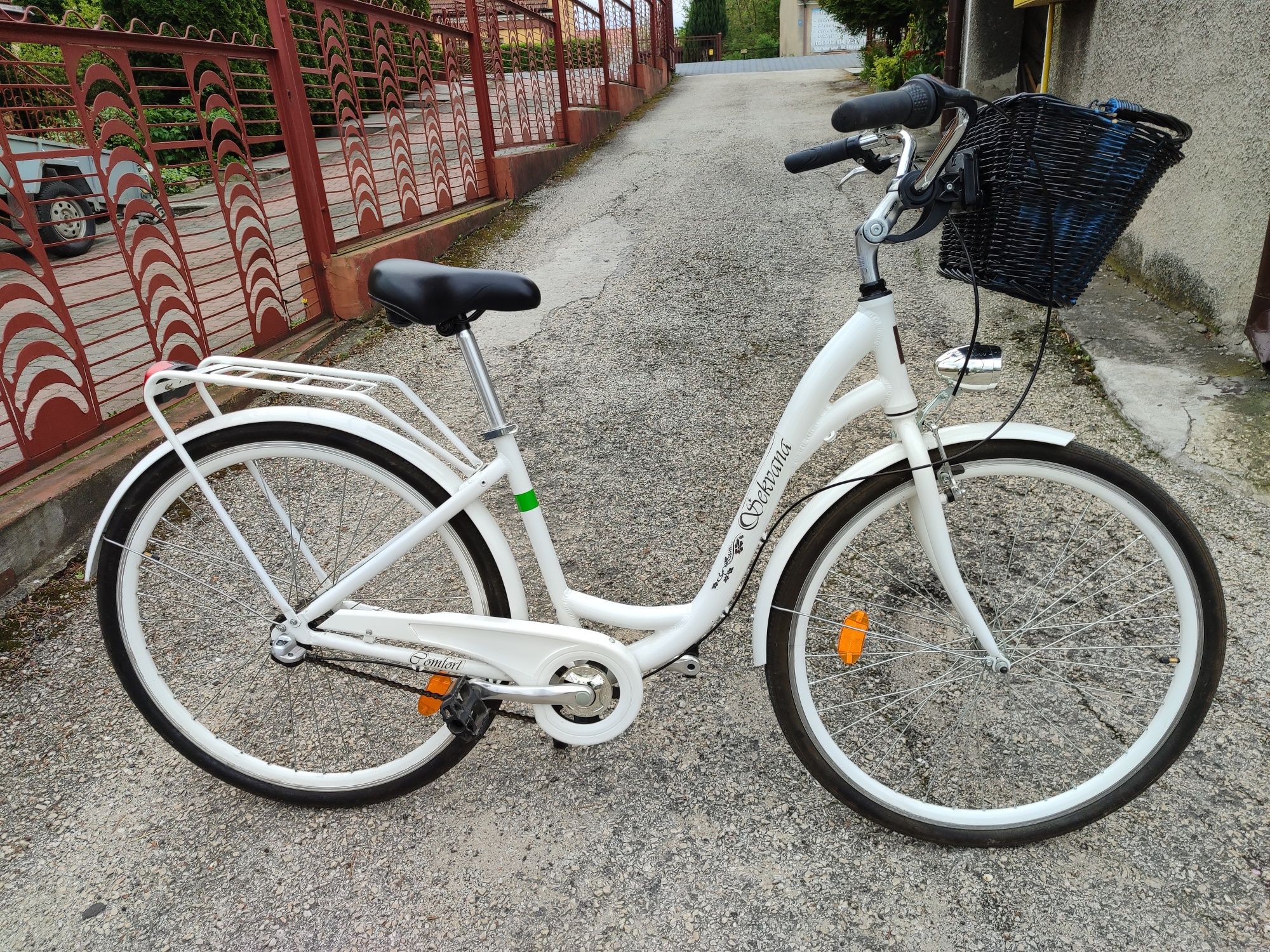 Rower Miejski Aluminiowy Biały z koszykiem