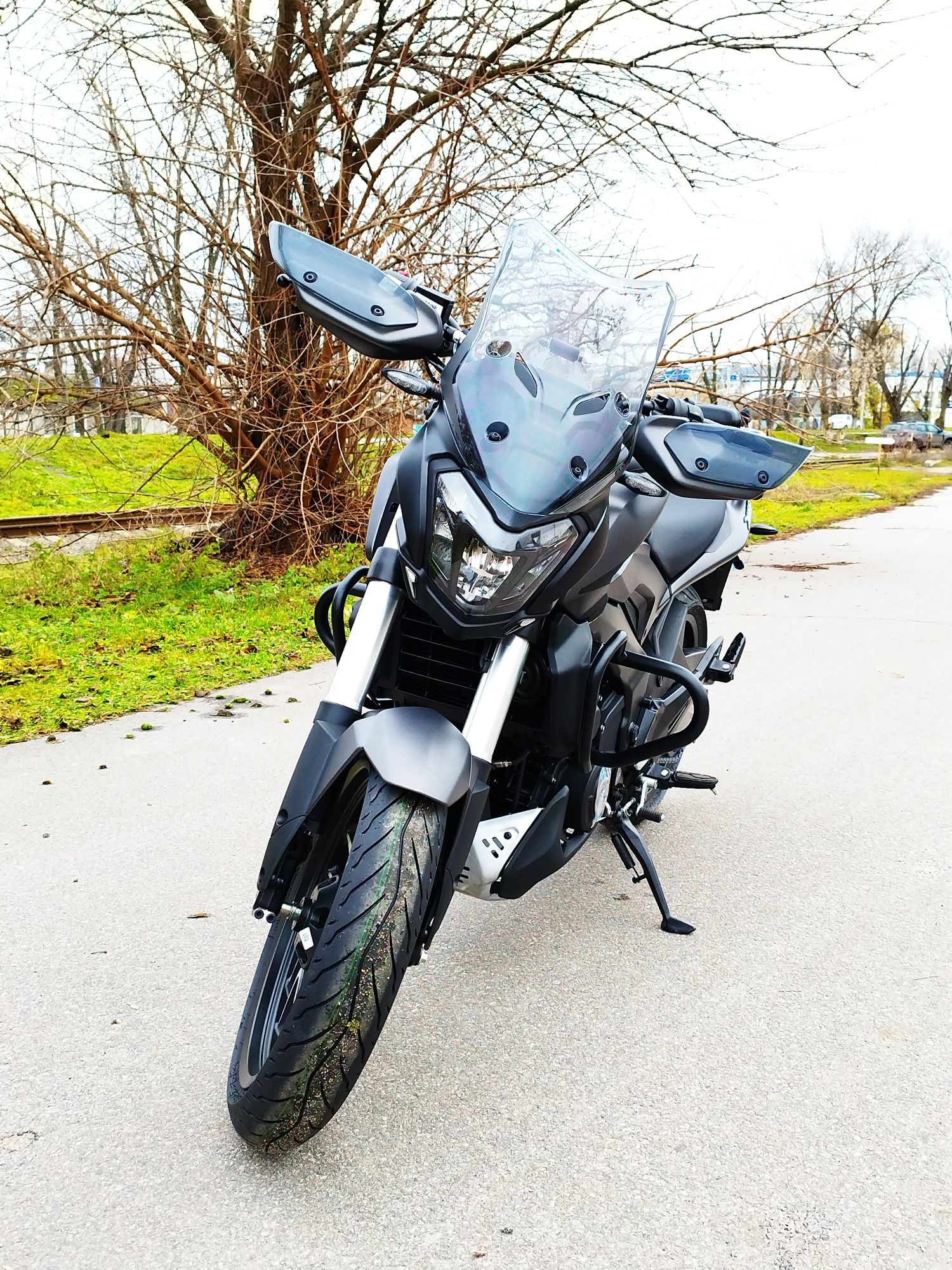 Мотоцикл Bajaj Dominar 400