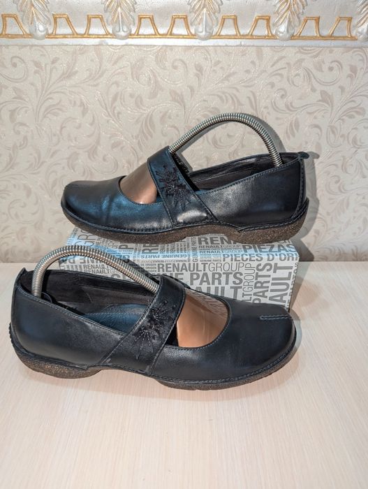 Clarks туфлі шкіряні 41 р по устілці 26.5 см ширина 9 см устілка зємнa