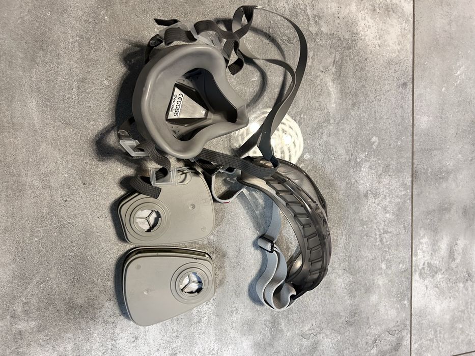 Sprzedam maske 3M z pochłaniaczami 6959 z goglami