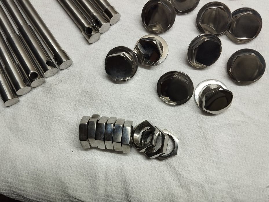 Ява гайки вилки та осі колеса нержавійка