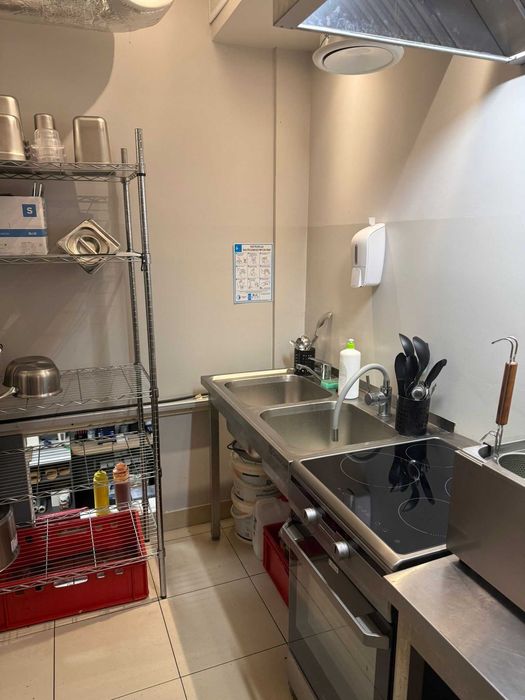 Odstąpię wyposażony lokal gastronomiczny po burgerowni / Legionowo