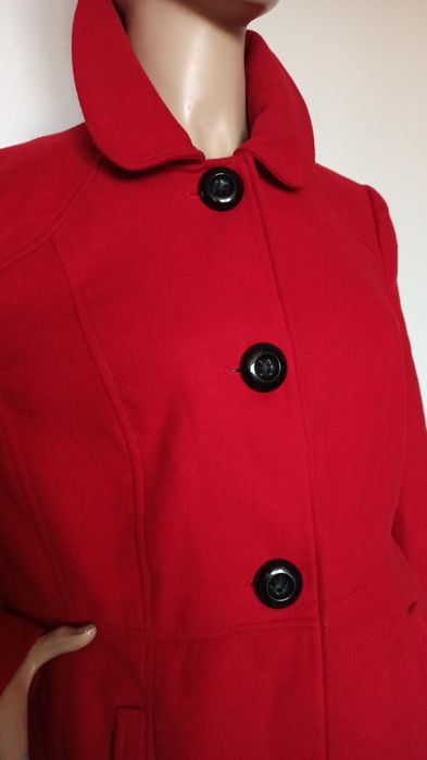 Sg Czerwony płaszcz 42 , L dyplomatka damska 42 bosmanka 42