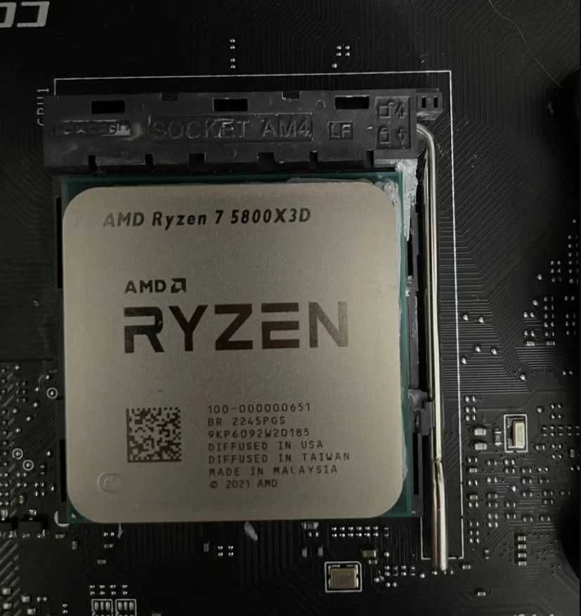 AMD Ryzen 7 5800X3D (AM4, 8 ядер / 16 потоків, 3D V-Cache)